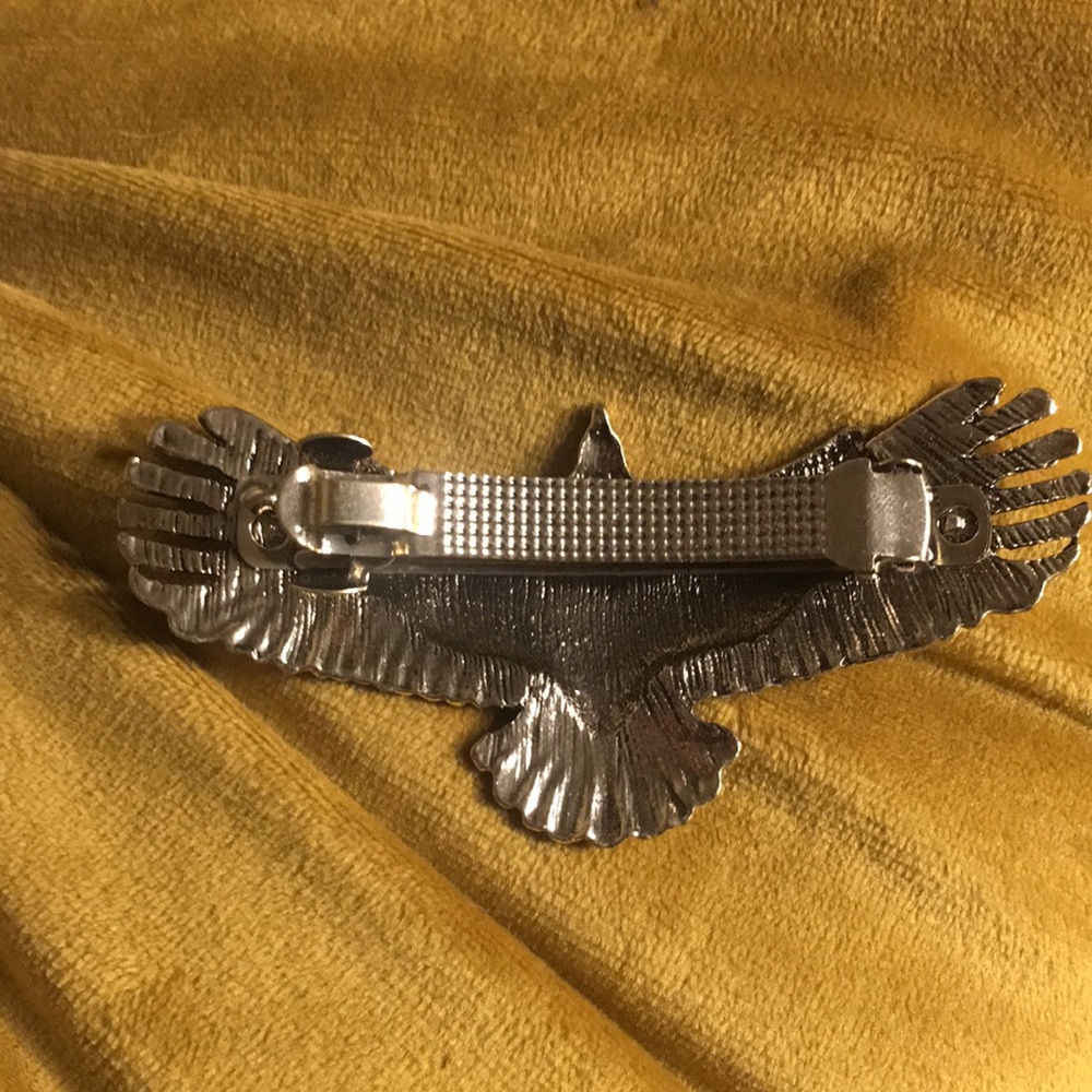 4/$20 Eagle gold tone hair clip - Picture 5 of 7